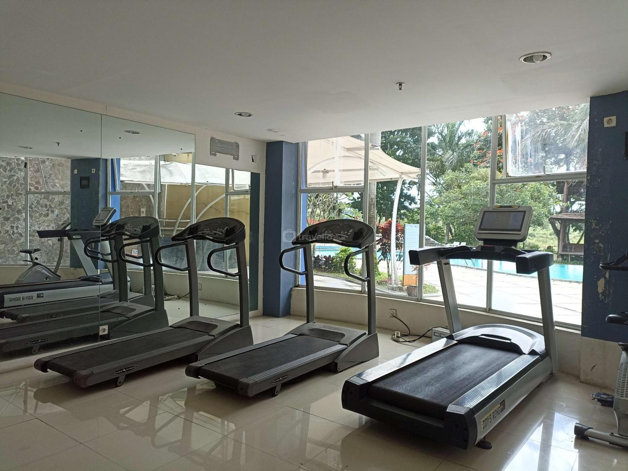 Cozy 1br At Marbella Dago Pakar By Travelio